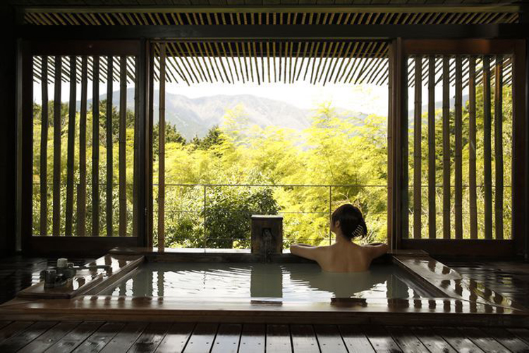 Pocas cosas más placenteras que disfrutar de un onsen en un ryokan japonés