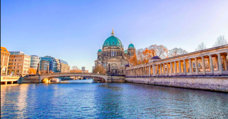 catedral-berlin-rio-spree-magazine-horse-visit-berlin