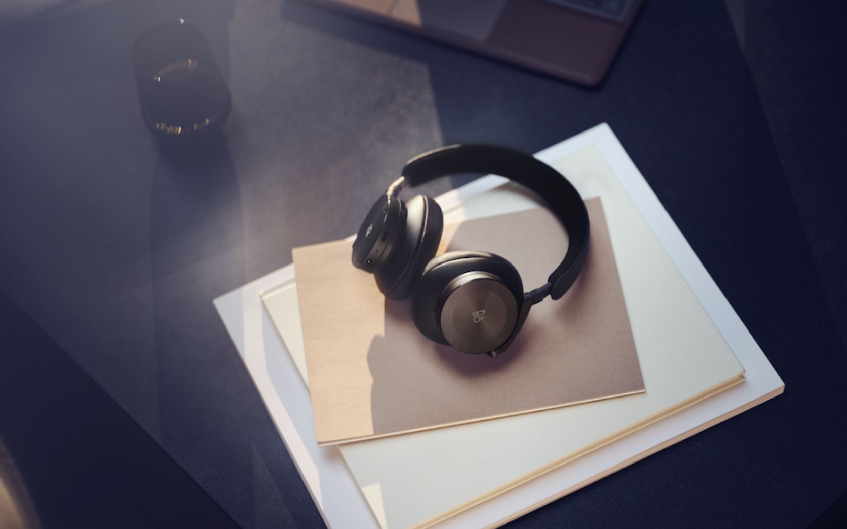 BANG-OLUFSEN-beoplay-H95-magazinehorse